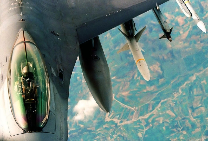 Europe016 Over Kosovo, 1998 � Dave Hickey