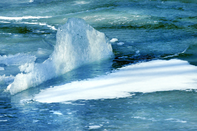Ice007 Housatonic River ice, Kent, CT  � Dave Hickey