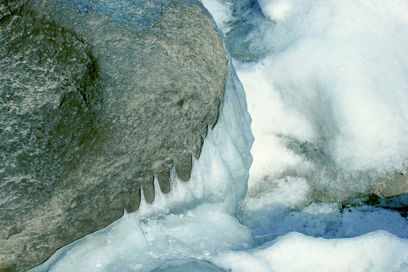 Ice016 Housatonic River ice, Kent, CT  � Dave Hickey