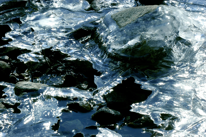 Ice037 Housatonic River ice, Kent, CT  � Dave Hickey