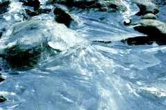 Ice050 Housatonic River ice, Kent, CT  � Dave Hickey