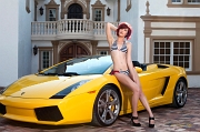  Model: Lauren