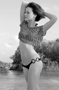  Model: Lauren