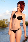  Model: Lauren