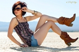  Model: Lauren