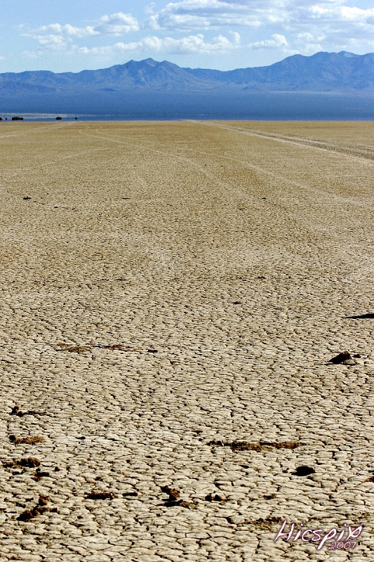SuperShootsVegas096 Dry Lakebed, Primm, NV    © Dave Hickey