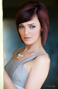 Model: Lauren