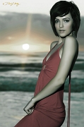  Model: Lauren