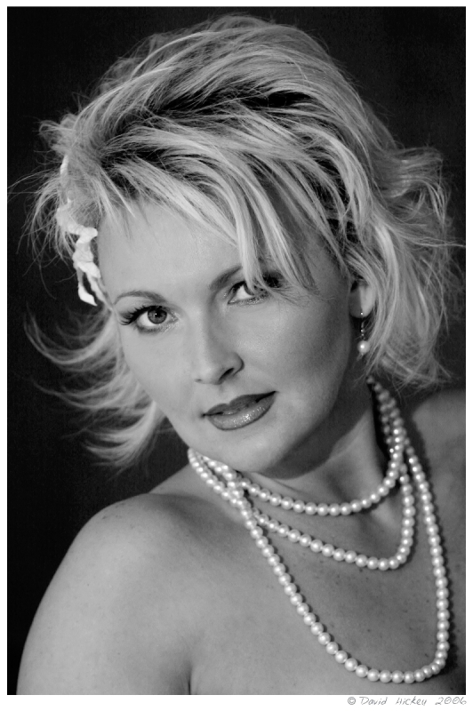 april3 Model: April J
MUA : Stacey