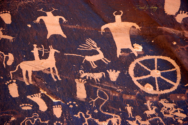 194 Newspaper Rock VII, Canyonlands National Park -- I should note that I screwed the American taxpayer by not paying the entrance fee here (and later at Death Valley).  To pay I'd have to drive 60 or so miles to do so and figured 